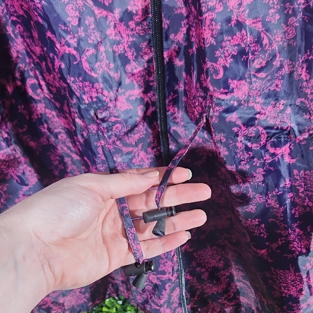 Chic Pink and Black Utility Jacket with Full-Length Zipper - Picture 9 of 16